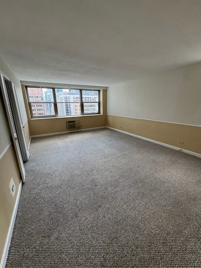 property at 253 E Delaware Pl