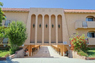 EMERALD in Torrance, CA - Building Photo - Building Photo
