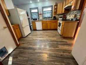 1215 W Conant St in Portage, WI - Building Photo - Building Photo