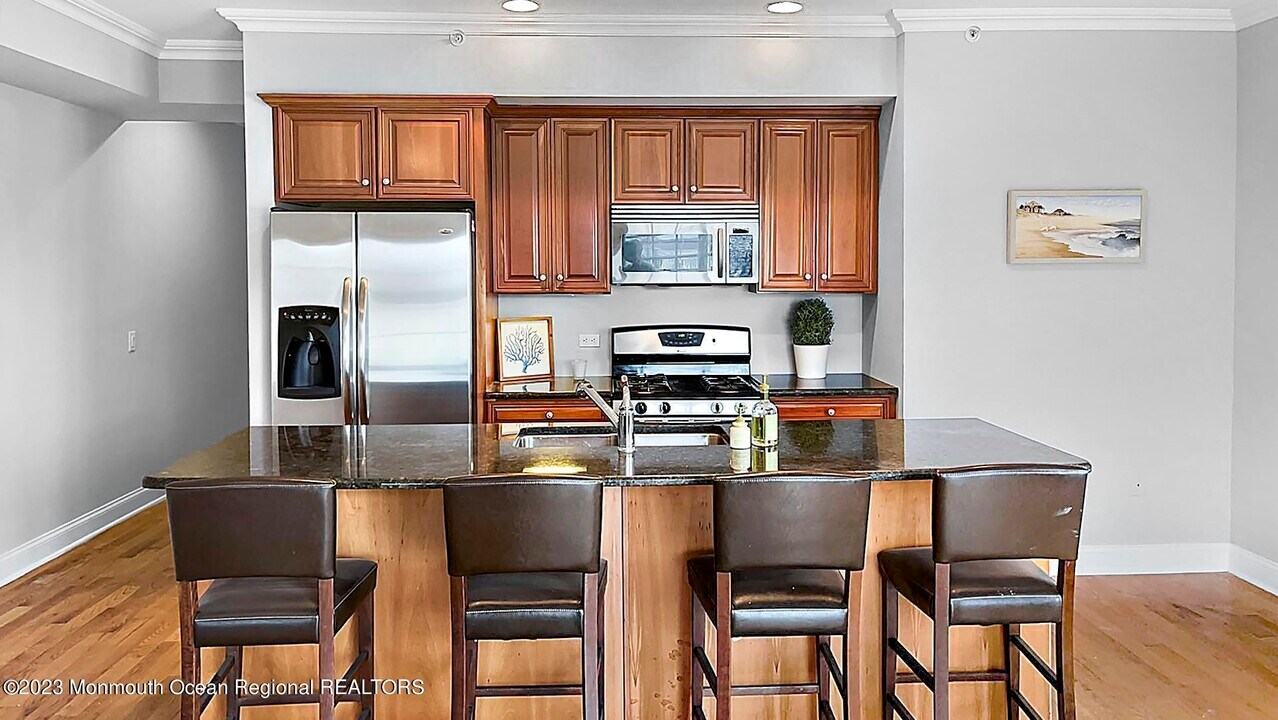 1719 Main St in Lake Como, NJ - Building Photo
