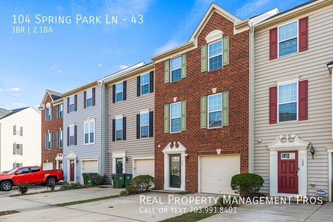 104 Spring Park Ln in Fredericksburg, VA - Foto de edificio - Building Photo