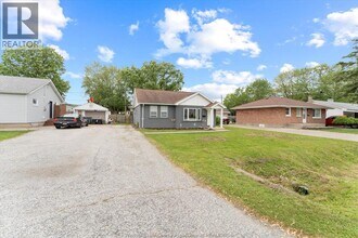 3357 Bliss Rd in Windsor, ON - Building Photo - Building Photo