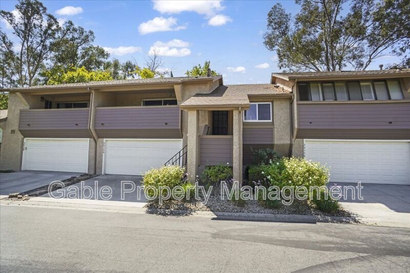 26136 Rainbow Glen Dr in Santa Clarita, CA - Building Photo