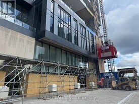 4015 The Exchange in Mississauga, ON - Building Photo