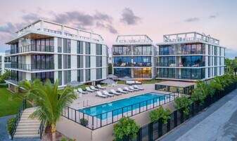 106 Inlet Way in Palm Beach Shores, FL - Building Photo