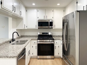 800 Orange Grove Avenue in Glendale, CA - Foto de edificio - Building Photo