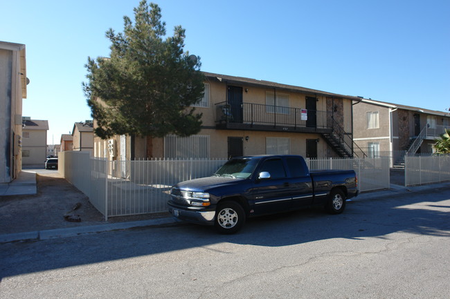 4765 Thunderbolt Ave in Las Vegas, NV - Building Photo - Building Photo