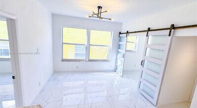 1320 Drexel Ave in Miami Beach, FL - Building Photo - Building Photo