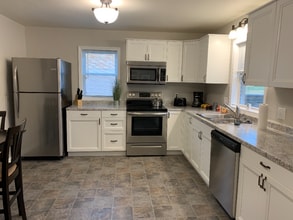 1800 Notre Dame St in Jefferson City, MO - Building Photo - Building Photo