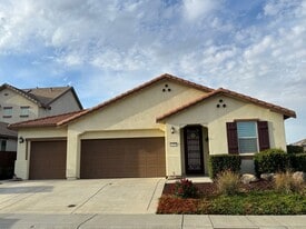 5297 Maddux Way in Roseville, CA - Building Photo