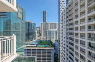 185 SE 14th Terrace in Miami, FL - Building Photo