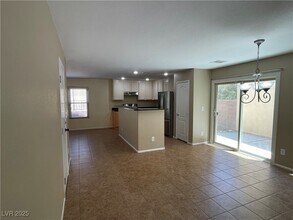 534 Swiss Cottage Ave in Las Vegas, NV - Building Photo - Building Photo