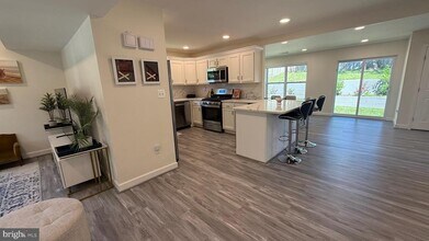 1212 Parrish Dr in Rockville, MD - Building Photo - Building Photo
