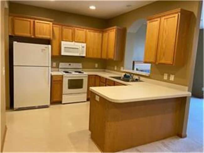 13618 Brick Path in Rosemount, MN - Building Photo - Building Photo