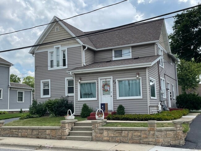 property at 33 E Main St