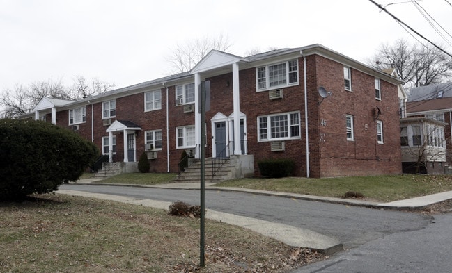 44-54 Rich St in Irvington, NJ - Foto de edificio - Building Photo