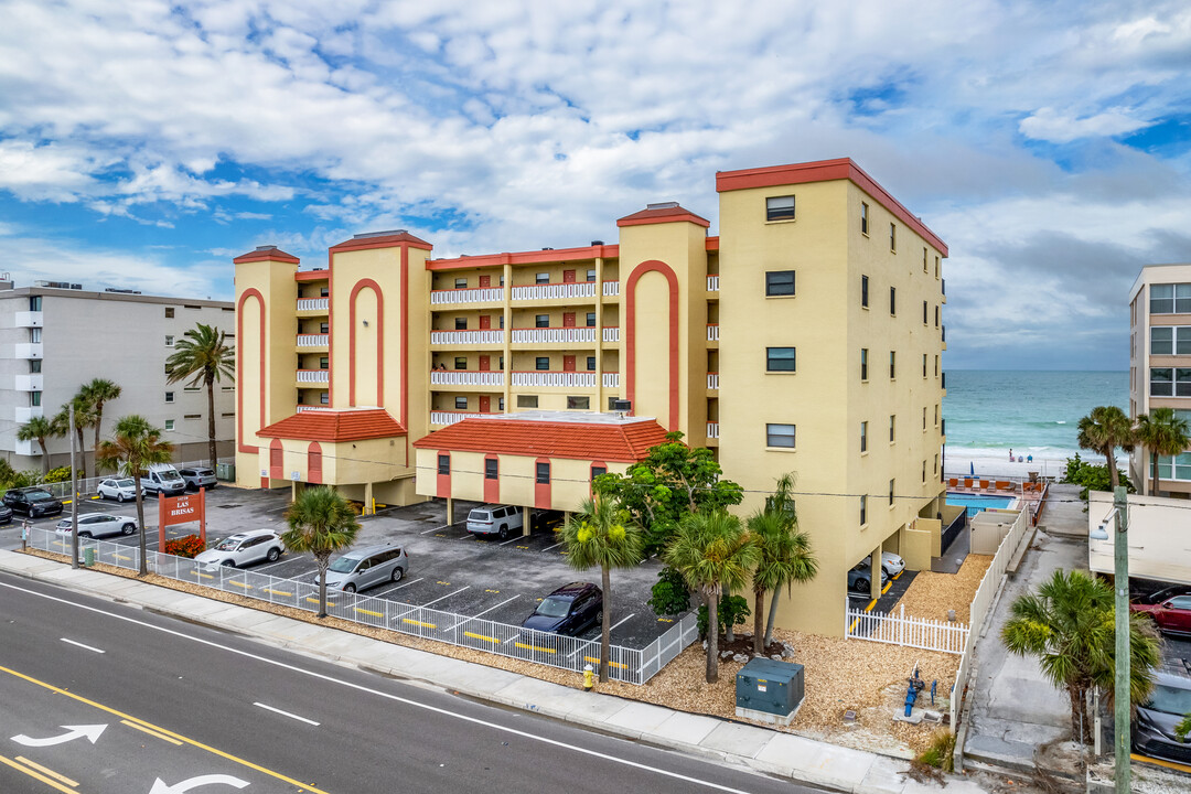 La Brisas in Madeira Beach, FL - Building Photo