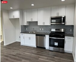 2806 W Bennett St in Compton, CA - Building Photo