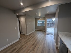 312 Irene Ave in Roseville, CA - Building Photo - Building Photo