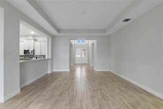 5218 Liberty Ln, Unit 103 in Westlake, FL - Foto de edificio - Building Photo