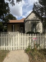 422 Spofford Ave in San Antonio, TX - Building Photo