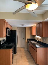 1818 Whitney Dr in Hanover Park, IL - Foto de edificio - Building Photo