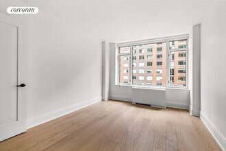 210 Warren St in New York, NY - Building Photo - Building Photo
