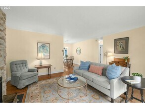 8550 SW 10th Ave in Portland, OR - Building Photo - Building Photo