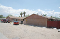 Flowing Wells Apartments in Tucson, AZ - Foto de edificio - Building Photo