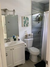 600 Biscayne Dr, Unit Flamingo park Apartment in West Palm Beach, FL - Building Photo - Building Photo