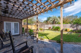 603 Chedworth Dr in Houston, TX - Foto de edificio - Building Photo