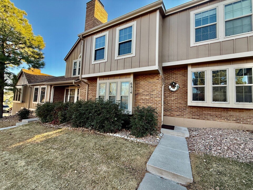 6814 Ravencrest Dr in Colorado Springs, CO - Building Photo
