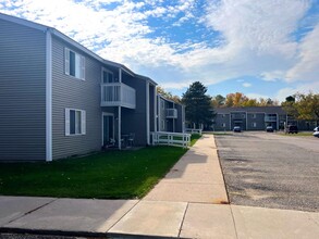 Mackinaw Apartments in Cheboygan, MI - Foto de edificio - Building Photo