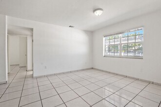 1531 NW 34th Ave in Miami, FL - Building Photo - Building Photo