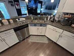 912 Hullview Ave in Norfolk, VA - Building Photo - Building Photo