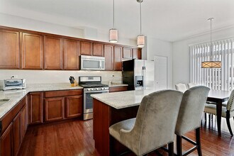 10619 W 153rd St in Orland Park, IL - Foto de edificio - Building Photo