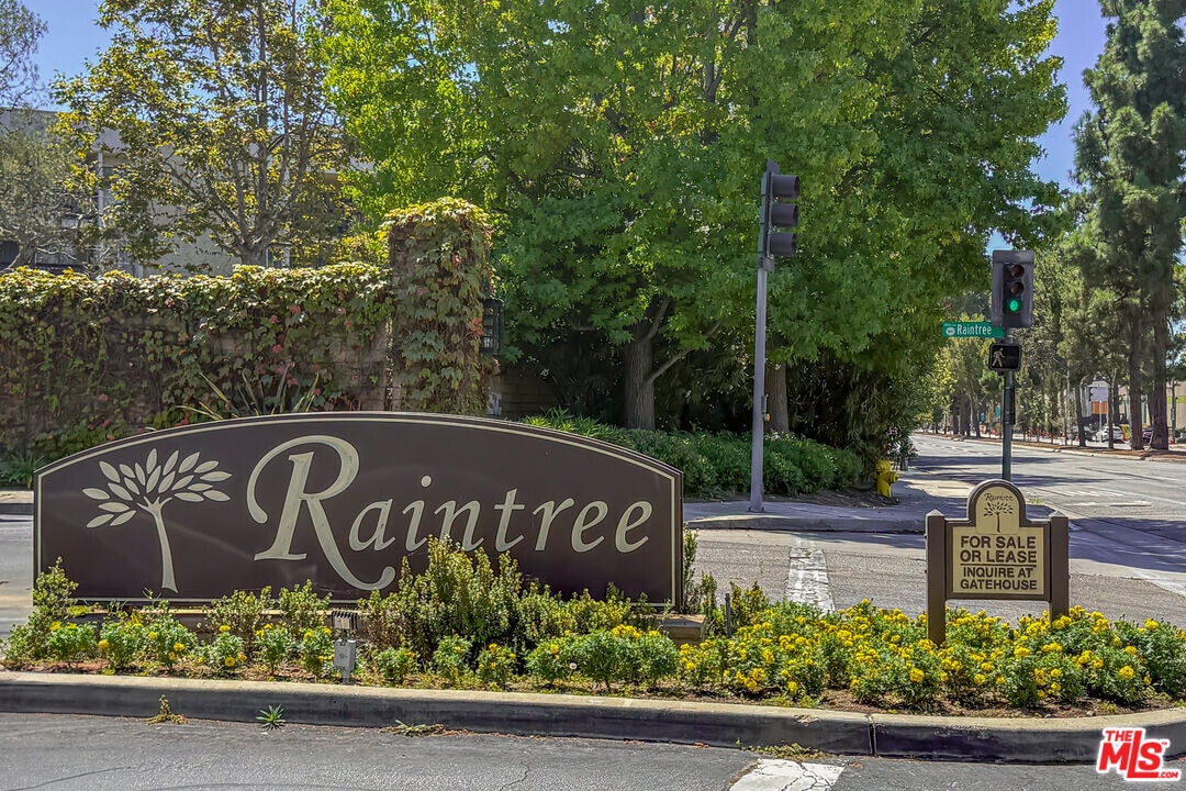 5213 Raintree Cir in Culver City, CA - Building Photo