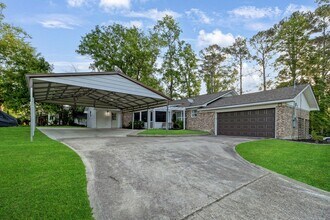 403 E Lake Dr in Livingston, TX - Foto de edificio - Building Photo