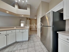 9827 White Barn Way in Riverview, FL - Building Photo - Building Photo