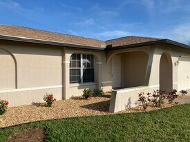 4109 SW 6th Pl in Cape Coral, FL - Building Photo