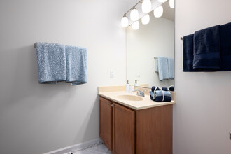 Rehobeth Pointe Apartments in Greensboro, NC - Building Photo - Interior Photo