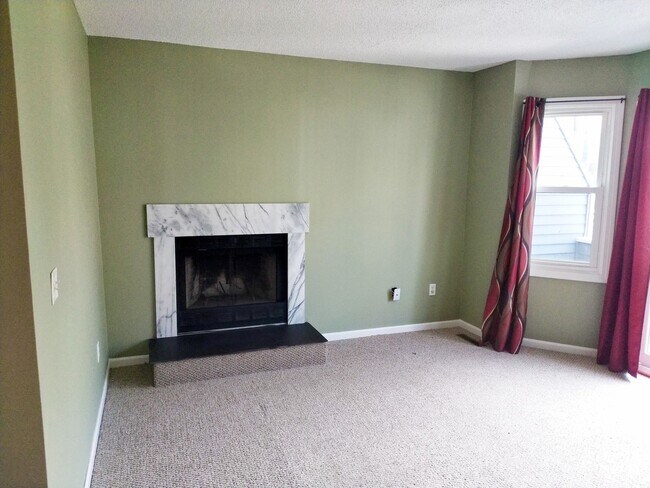 167 Old Foxon Rd in New Haven, CT - Building Photo - Building Photo