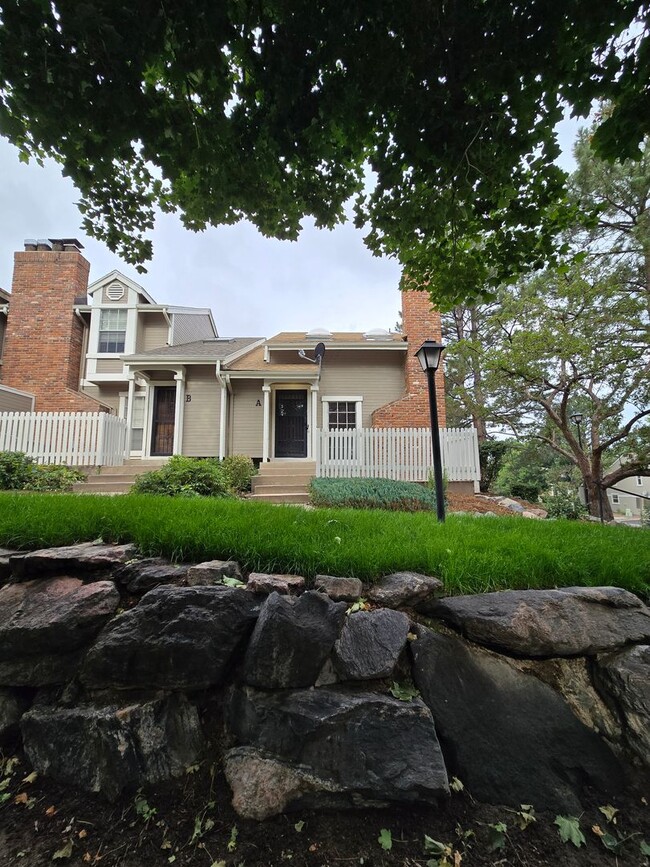 property at 2832 W Long Dr