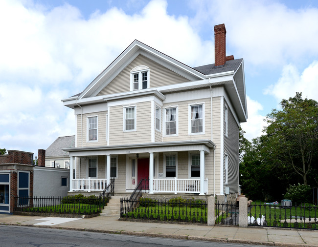 560 County St in New Bedford, MA - Building Photo - Building Photo