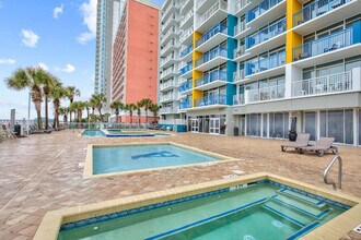 1700 N Ocean Blvd in Myrtle Beach, SC - Building Photo - Building Photo