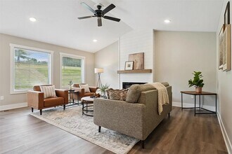 519 Meadows Ct in Polk City, IA - Building Photo - Building Photo