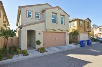 1534 Zenith Point in Clovis, CA - Building Photo - Building Photo