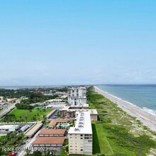 55 N 4th St in Cocoa Beach, FL - Foto de edificio - Building Photo