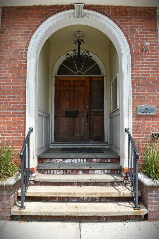 270 Pleasant St