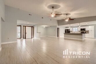 816 Village Way in Palm Harbor, FL - Building Photo - Building Photo